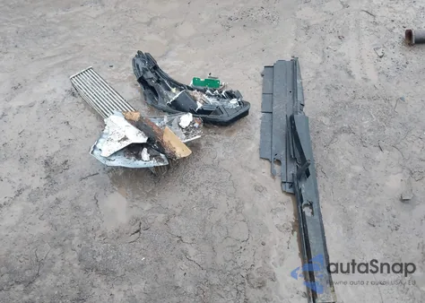 2020 Chevrolet Equinox Awd Lt 1.5L Turbo z USA, uszkodzony, nr VIN 2GNAXUEV5L6177268